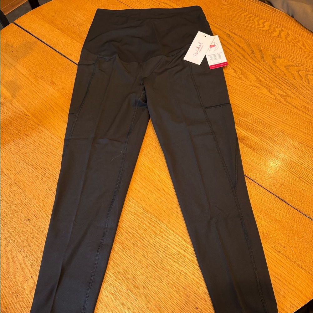Ingrid & Isabel Black Performance Leggings